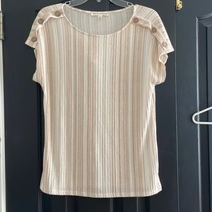 Women’s summer top Above and Beyond Sz small